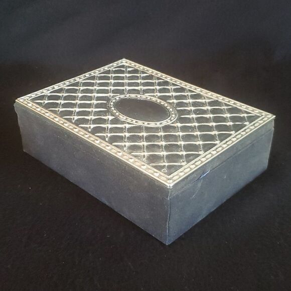 Pretty Vintage 1970s Velvet Lined Box w/ Shiny Intricate Design on Lid 6 x 4.5" - Picture 3 of 12